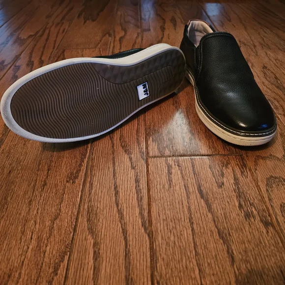 Johnston & Murphy McGuffey Black Full Grain Leather Slip-Ons - Picture 2 of 7
